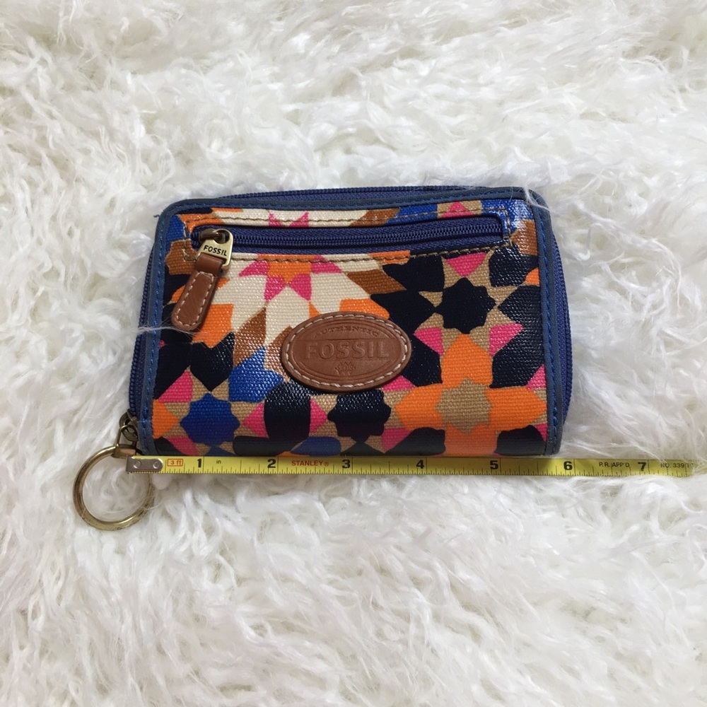 Gently used Fossil wallet.